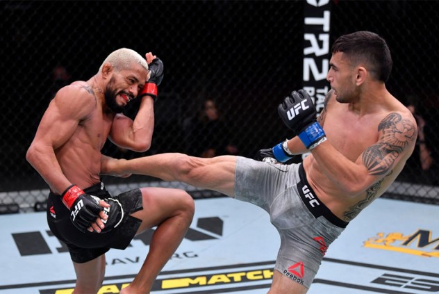 'Chiến thần' Deiveson Figueiredo bảo vệ đai với cú siết chớp nhoáng tại UFC 255